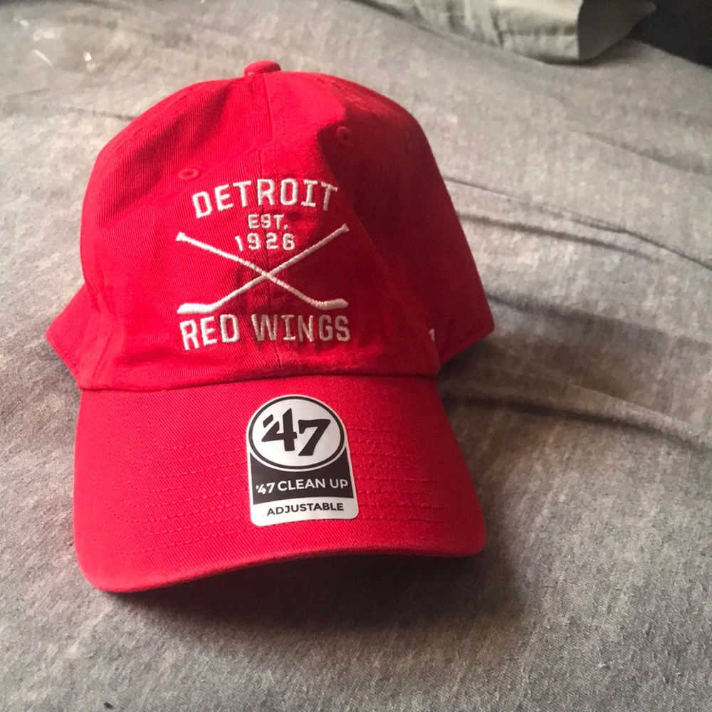 Red wings hat